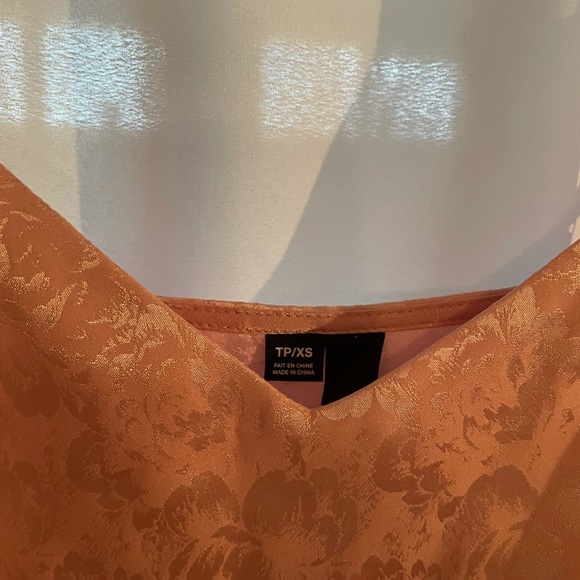 Garage pink mini dress. Perfect for the summer for an effortless beach style - Picture 2 of 3